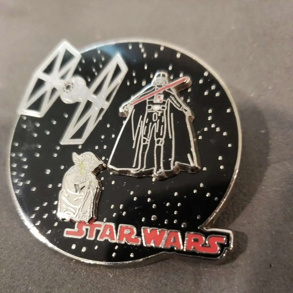 Disney Pin STAR WARS DARTH VADER & YODA BUILD A TIE FIGHTER HTF‎ GRAIL 00026